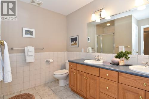 2675 Doebert Road, Blind Bay, BC - Indoor Photo Showing Bathroom