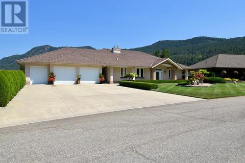 2675 Doebert Road, Blind Bay, BC - Outdoor With Facade