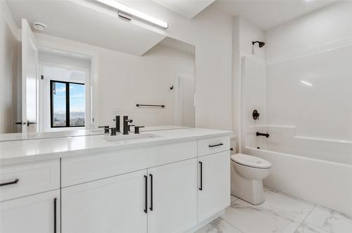 1135 Elk Street, Penticton, BC - Indoor Photo Showing Bathroom