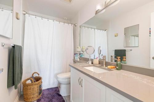 905-1128 Sunset Drive, Kelowna, BC - Indoor Photo Showing Bathroom