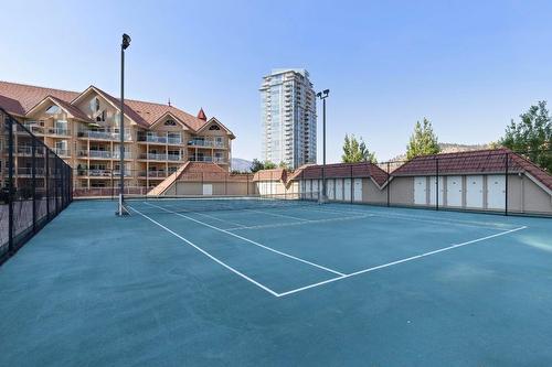 905-1128 Sunset Drive, Kelowna, BC - Outdoor