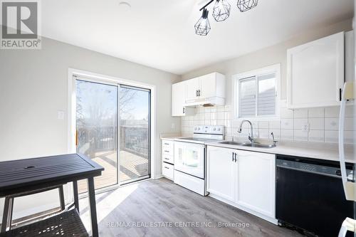 38 Eastview Crescent, Orangeville, ON - Indoor Photo Showing Kitchen With Double Sink