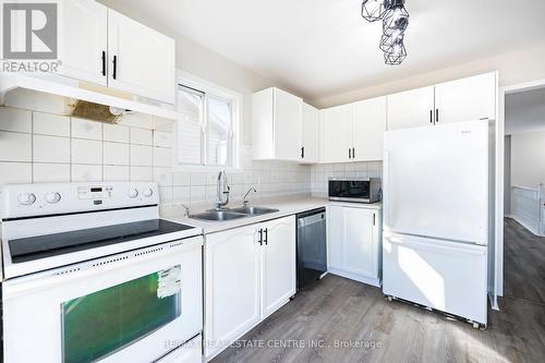 38 Eastview Crescent, Orangeville, ON - Indoor Photo Showing Kitchen With Double Sink