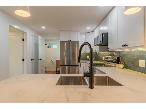 190 Coleman Street, Trail, BC - Indoor Photo Showing Kitchen With Double Sink With Upgraded Kitchen