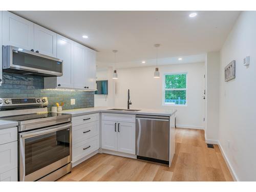 190 Coleman Street, Trail, BC - Indoor Photo Showing Kitchen With Upgraded Kitchen