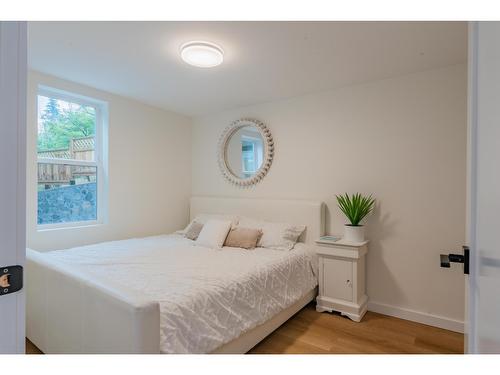 190 Coleman Street, Trail, BC - Indoor Photo Showing Bedroom