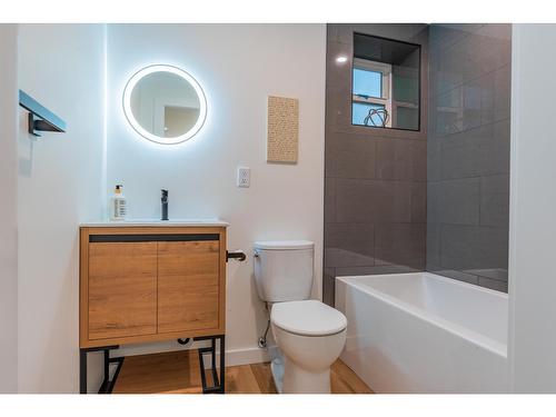 190 Coleman Street, Trail, BC - Indoor Photo Showing Bathroom