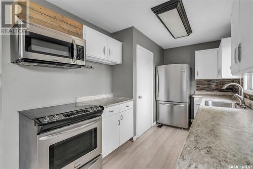 45 Nicholson Place, Saskatoon, SK - Indoor Photo Showing Kitchen