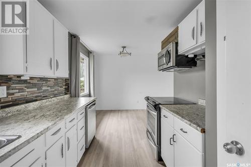 45 Nicholson Place, Saskatoon, SK - Indoor Photo Showing Kitchen With Upgraded Kitchen