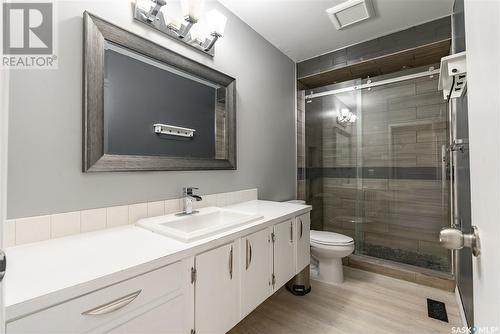 45 Nicholson Place, Saskatoon, SK - Indoor Photo Showing Bathroom