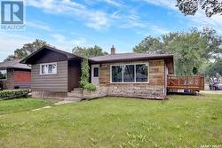 1402 Dover AVENUE  Regina, SK S4R 0L5