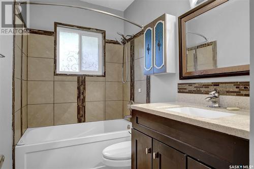 1402 Dover Avenue, Regina, SK - Indoor Photo Showing Bathroom