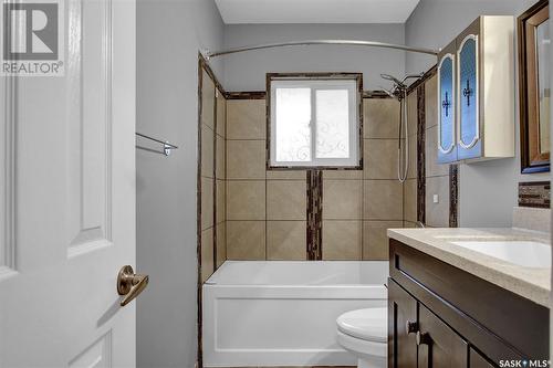 1402 Dover Avenue, Regina, SK - Indoor Photo Showing Bathroom