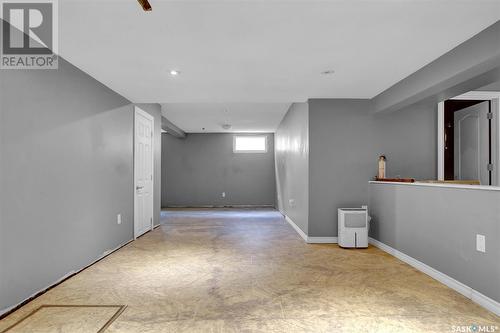 1402 Dover Avenue, Regina, SK - Indoor