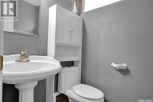 1402 Dover Avenue, Regina, SK - Indoor Photo Showing Bathroom