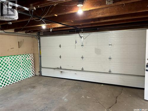 1402 Dover Avenue, Regina, SK - Indoor Photo Showing Garage