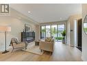 839 Lawson Avenue Unit# 2, Kelowna, BC  - Indoor Photo Showing Living Room 