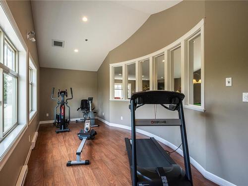 303-2115 Meredith Rd, Nanaimo, BC - Indoor Photo Showing Gym Room