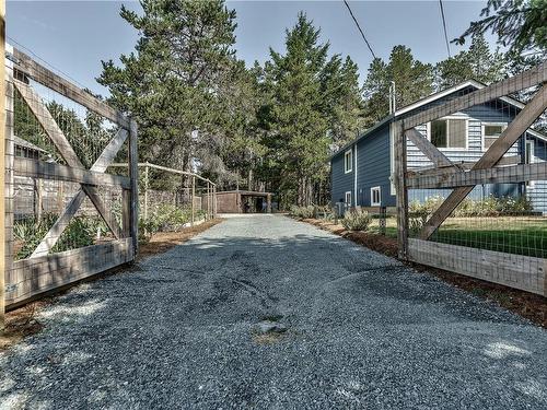 2965 Leon Rd, Qualicum Beach, BC 