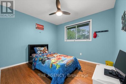 764 Parkdale Avenue, Fort Erie, ON - Indoor Photo Showing Bedroom