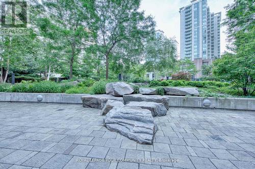 302 - 23 Sheppard Avenue E, Toronto (Willowdale East), ON - Outdoor