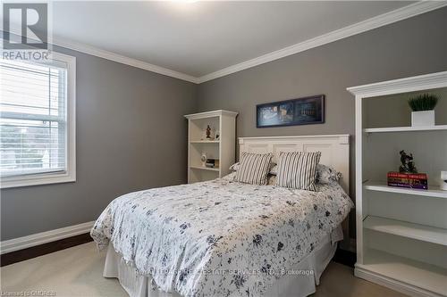 2069 Victoria Avenue, Burlington (Brant), ON - Indoor Photo Showing Bedroom