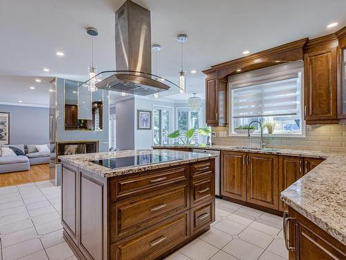 Cuisine - 1207 Rue Jean-Vincent, Carignan, QC - Indoor Photo Showing Kitchen With Upgraded Kitchen