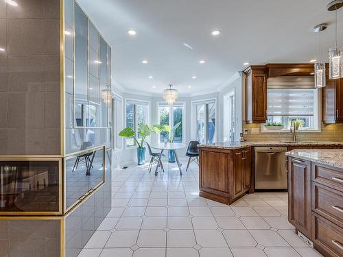 Cuisine - 1207 Rue Jean-Vincent, Carignan, QC - Indoor Photo Showing Kitchen With Upgraded Kitchen