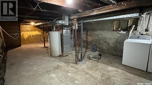 1324 Angus Street, Regina, SK - Indoor Photo Showing Laundry Room