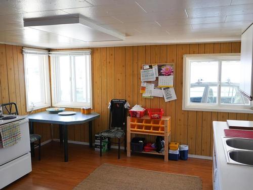 1405 Soues Street, Clinton, BC - Indoor Photo Showing Kitchen With Double Sink