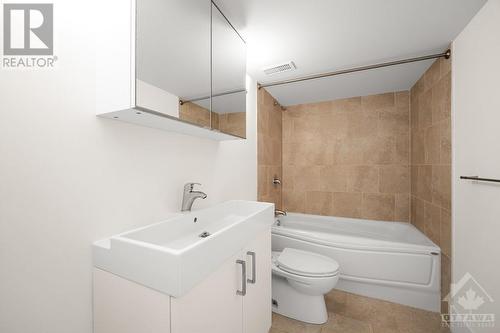 109 Montauk Private, Ottawa, ON - Indoor Photo Showing Bathroom