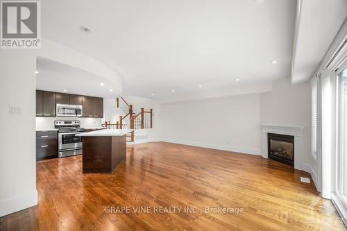 109 Montauk, Ottawa, ON - Indoor Photo Showing Kitchen