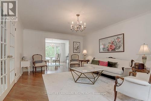 1401 Bunsden Avenue, Mississauga (Sheridan), ON - Indoor Photo Showing Living Room