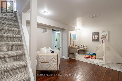 2165 Meadowbrook Road, Burlington (Mountainside), ON - Indoor Photo Showing Other Room