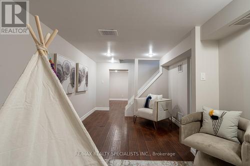 2165 Meadowbrook Road, Burlington (Mountainside), ON - Indoor Photo Showing Other Room