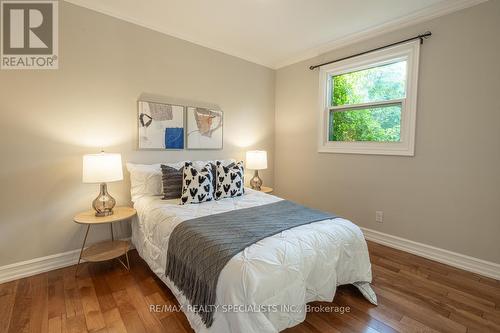 2165 Meadowbrook Road, Burlington (Mountainside), ON - Indoor Photo Showing Bedroom