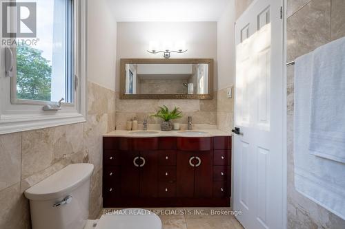 2165 Meadowbrook Road, Burlington (Mountainside), ON - Indoor Photo Showing Bathroom