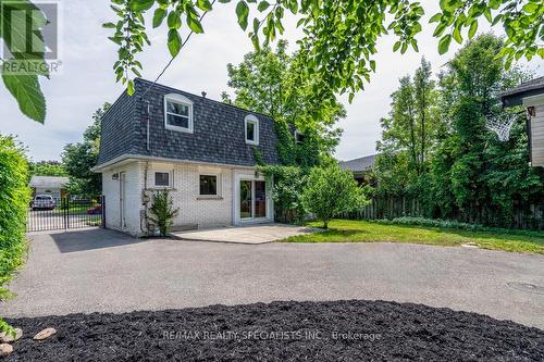 2165 Meadowbrook Road, Burlington (Mountainside), ON - Outdoor