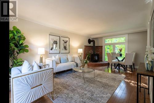 2165 Meadowbrook Road, Burlington (Mountainside), ON - Indoor Photo Showing Living Room With Fireplace