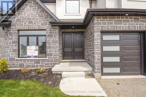 30 Sycamore Drive, Tillsonburg, ON - Outdoor With Facade