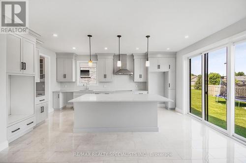 30 Sycamore Drive, Tillsonburg, ON - Indoor Photo Showing Kitchen With Upgraded Kitchen