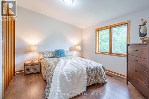 65 7Th Concession Road E, Hamilton, ON - Indoor Photo Showing Bedroom