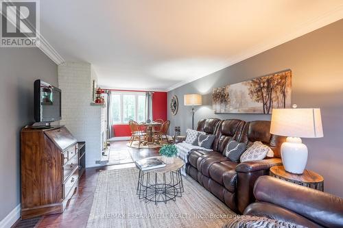 65 7Th Concession Road E, Hamilton, ON - Indoor Photo Showing Living Room