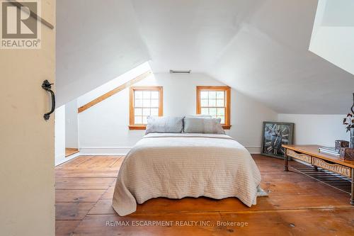 65 7Th Concession Road E, Hamilton, ON - Indoor Photo Showing Bedroom