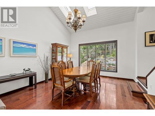 1252 Kyndree Court, Kelowna, BC - Indoor Photo Showing Dining Room