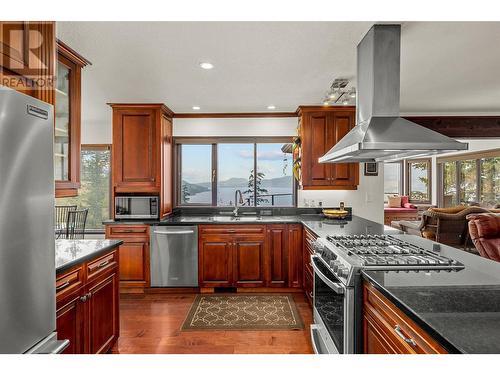 1252 Kyndree Court, Kelowna, BC - Indoor Photo Showing Kitchen