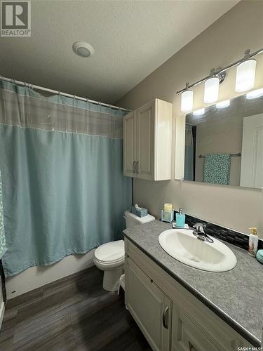 171 26Th Street, Battleford, SK - Indoor Photo Showing Bathroom