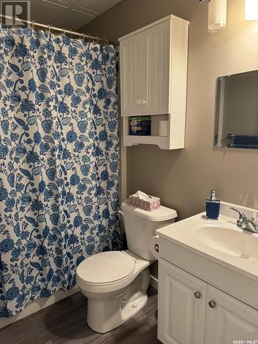 171 26Th Street, Battleford, SK - Indoor Photo Showing Bathroom