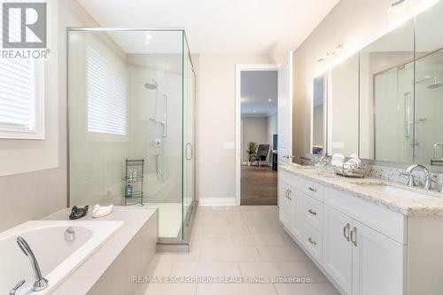 374 Woodworth Drive W, Hamilton, ON - Indoor Photo Showing Bathroom