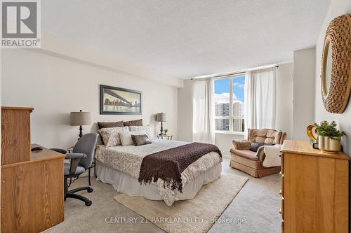 1805 - 215 Wynford Drive, Toronto (Flemingdon Park), ON - Indoor Photo Showing Bedroom